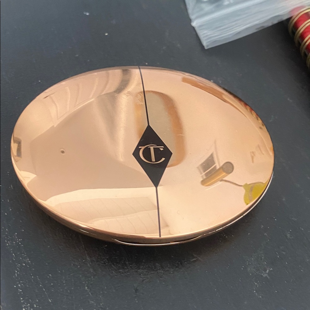 Charlotte Tilbury  Airbrush Flawless Finish Powder - Tan 3